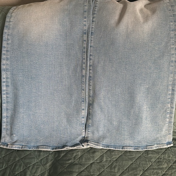 The patch pocket wide leg
Wash: california cruiser - Picture 4 of 6